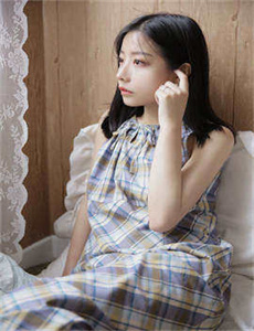 《带-美女脱裤子》