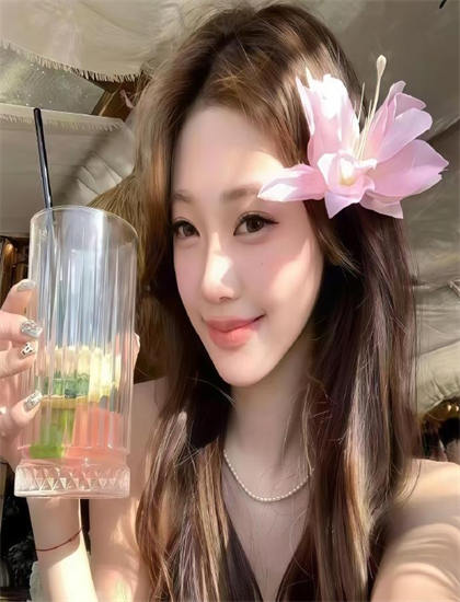 表演艺术解析：《超级小英雄》的群像表演的整体效果与个体特色 感受表演的情感力量